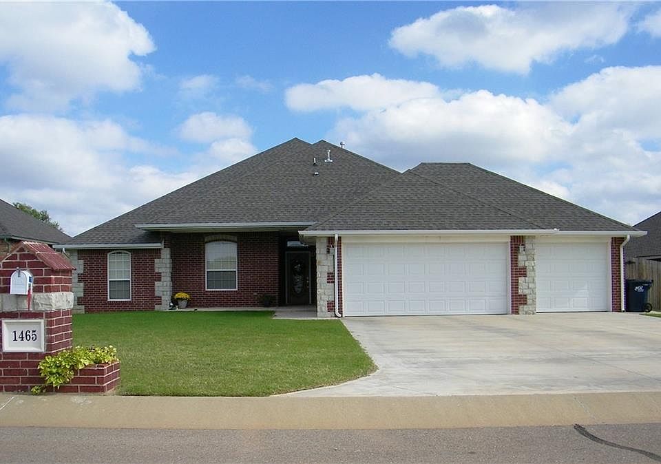 1st image of 1465 Savannah Cir