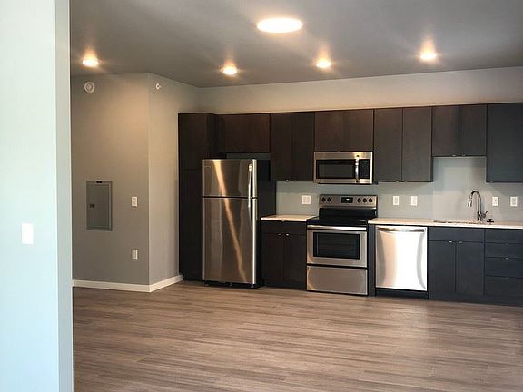 4th image of 500 1st St SW APT 303