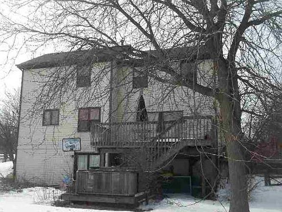 5th image of 185 Rosewood Dr