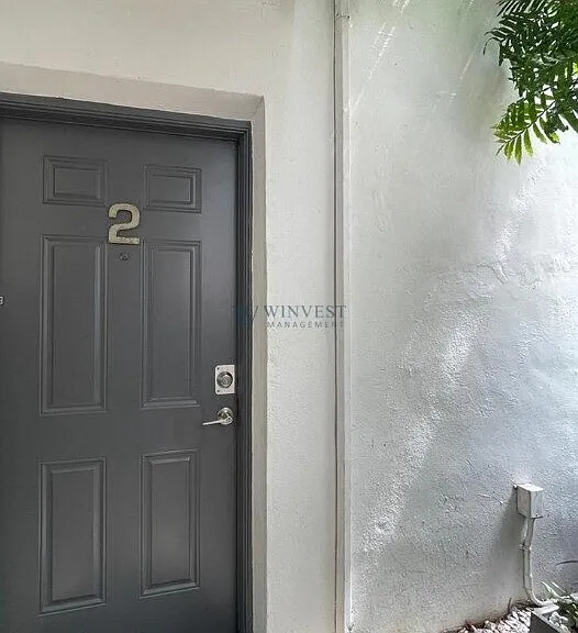 150 SW 10th St #2 — Photo 14