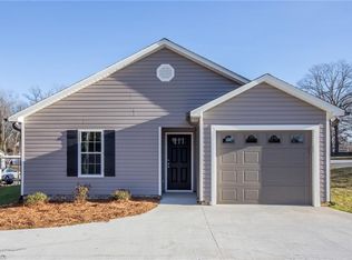 816 Oaklawn Dr, Thomasville, NC 27360