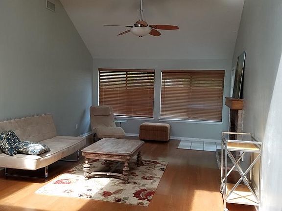 3rd image of 12714 Skyknoll Ln