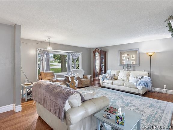 5th image of 107 Country Place Dr