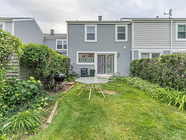 1851 Wellington Pl — Photo 27