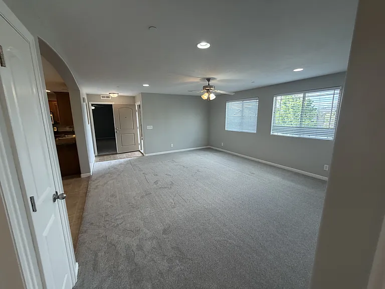 999 Village River Ln #B8 — Photo 4