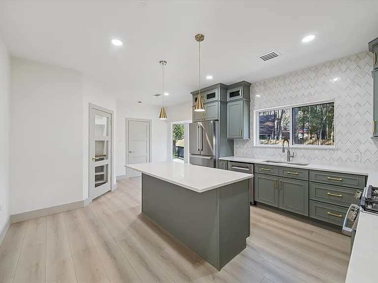 2306 Mill Lake Dr — Photo 20