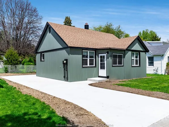 48 McLean St, Kingsville, ON N9Y 1X8