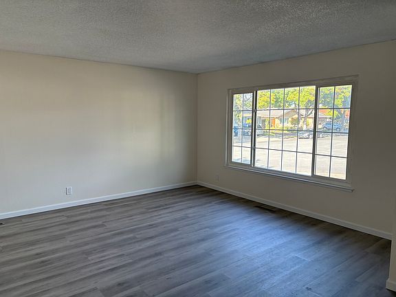 2nd image of 781 Nuttal Oak Ct