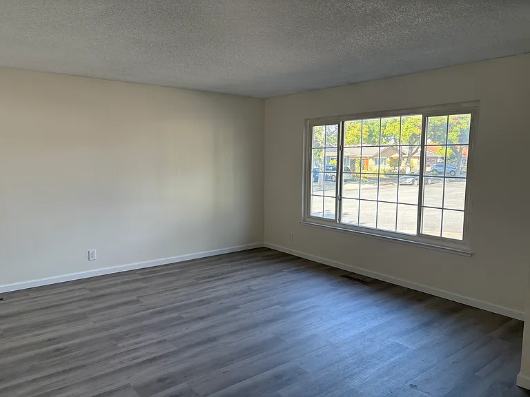 781 Nuttal Oak Ct — Photo 2