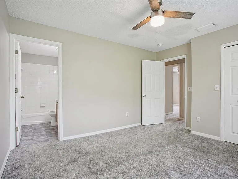 18181 Paradise Point Dr — Photo 29