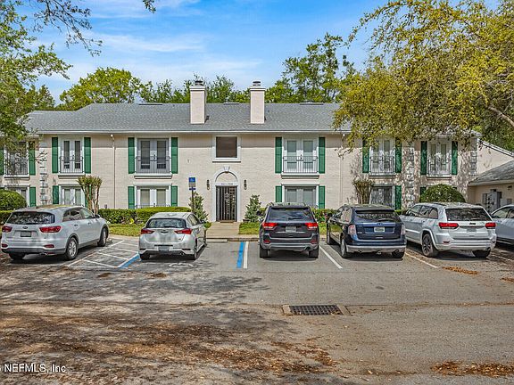 2nd image of 13715 RICHMOND PARK Drive #903