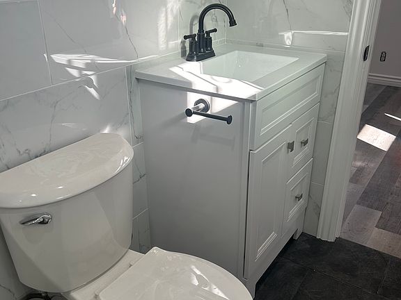 3rd image of 1779 W 36th Pl