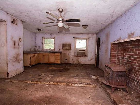 5th image of 1804 Estates Dr