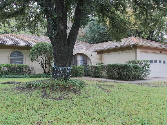 3rd image of 700 Robinhood Ln