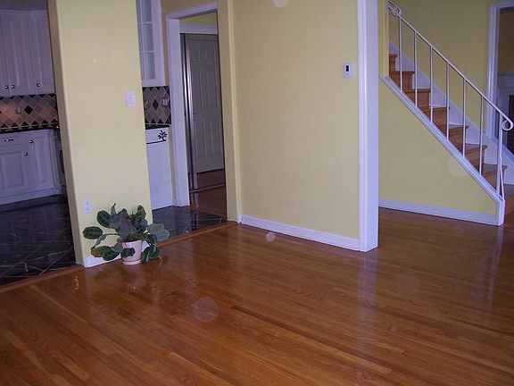 5th image of 3 Rosetree Ct