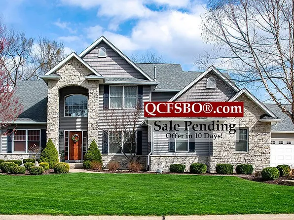 8 Oakmont Dr, Coal Valley, IL 61240