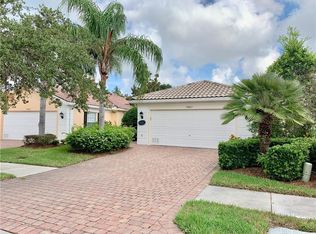 7667 Pesaro Dr, Sarasota, FL 34238