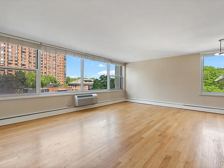 336 W Wellington Ave #604 — Photo 6