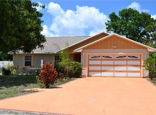 1469 SE Grapeland Ave, Port Saint Lucie, FL 34952