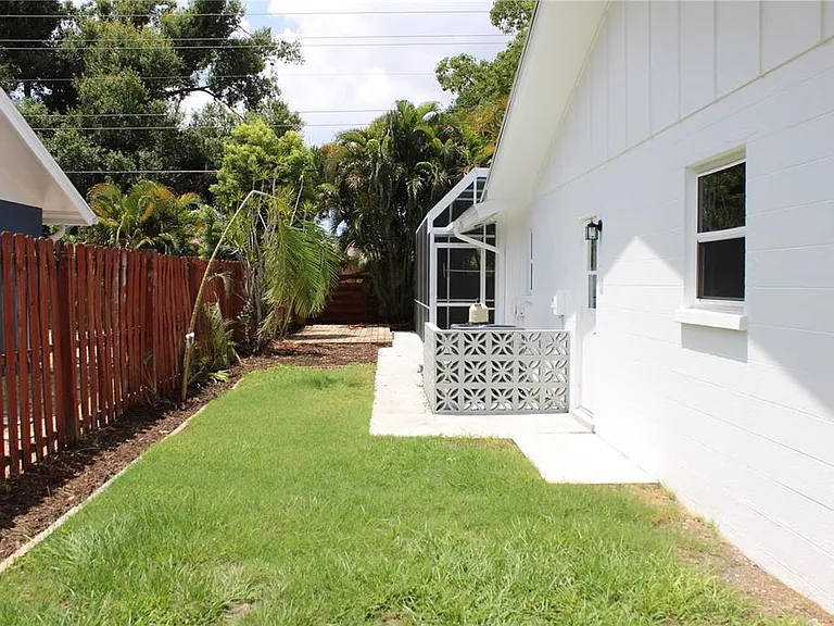 4215 18th Avenue Dr W — Photo 52