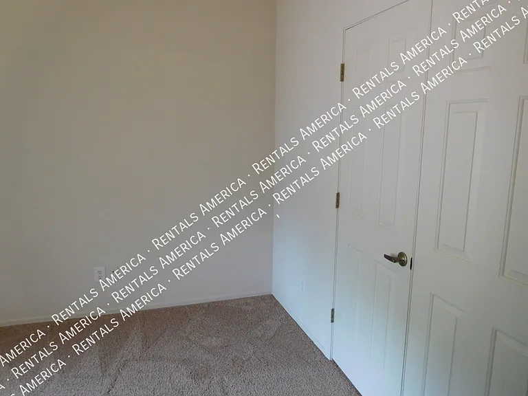 5747 N 105th Ln — Photo 24