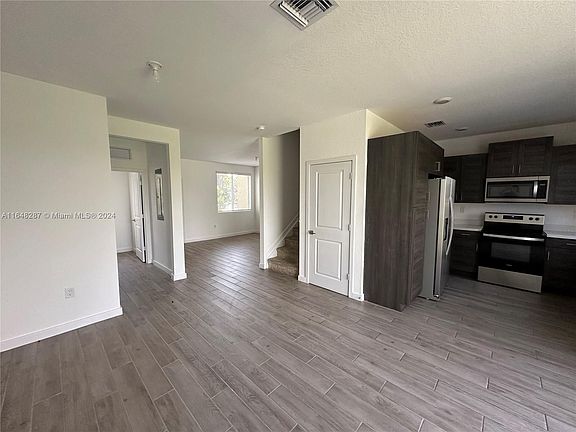 5th image of 1096 SE 23rd Ave #1093