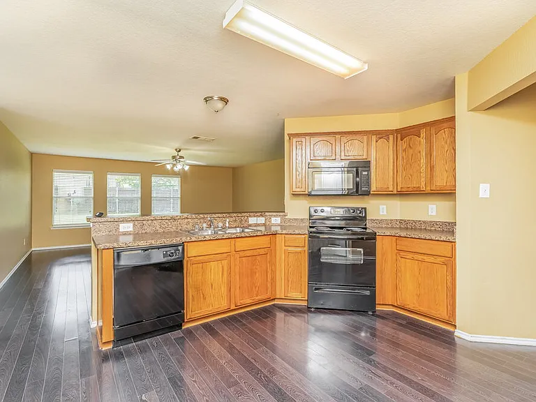 2015 Woodhurst Trl — Photo 13