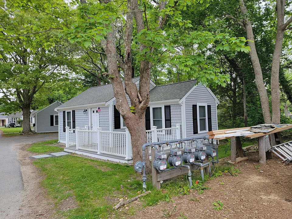 182 Sea St #4