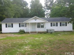 504 Laurel Lake Rd, Salemburg, NC 28385