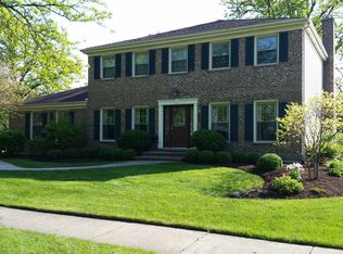 833 W Partridge Dr, Palatine, IL 60067