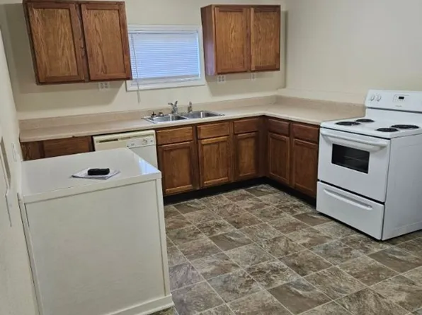 Fleming St Apartments, 2-8 & 10 S Fleming St #10B, Farmington, MO 63640