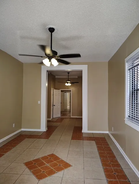 3 bed, 1.5 bath, 1000 sqft, $1,500 — Photo 2