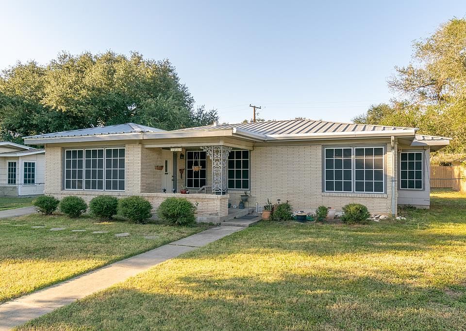 1st image of 1217 Roosevelt Dr