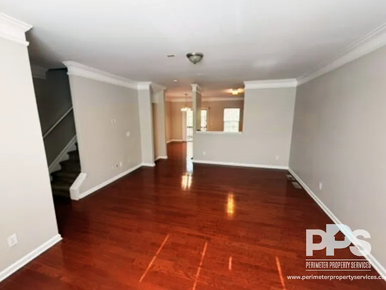 6764 Blackstone Pl — Photo 3