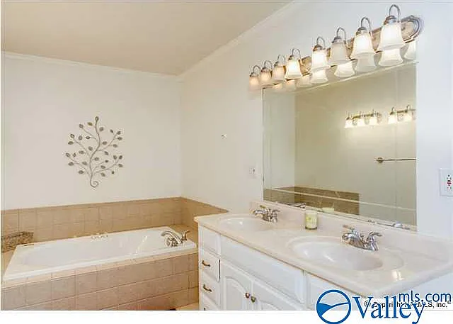 127 Frankie Ln — Photo 9