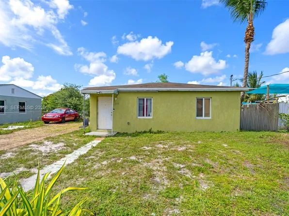 2365 NW 155th St, Miami Gardens, FL 33054