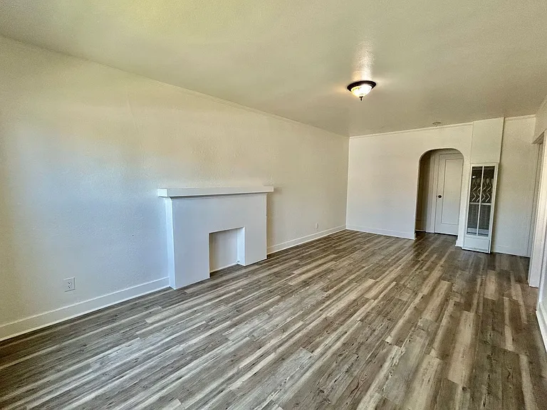 304 308 N Miller 401 #407 — Photo 6