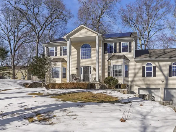 45 Marva Lane, Stamford, CT 06903