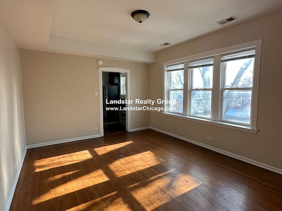 1st image of 4447 N Hamlin Ave #1