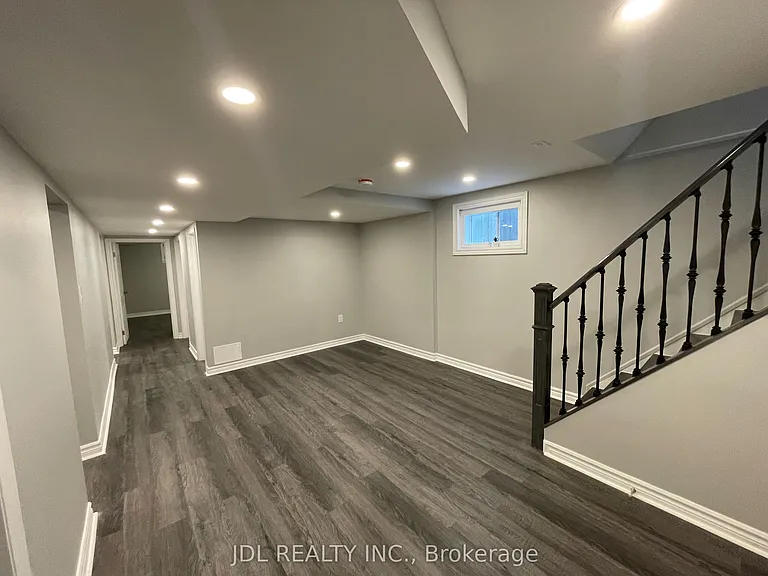 226 Lorindale Dr #LOWER — Photo 9