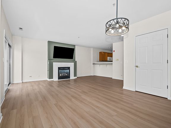 3rd image of 9440 S 51st Ave APT 211