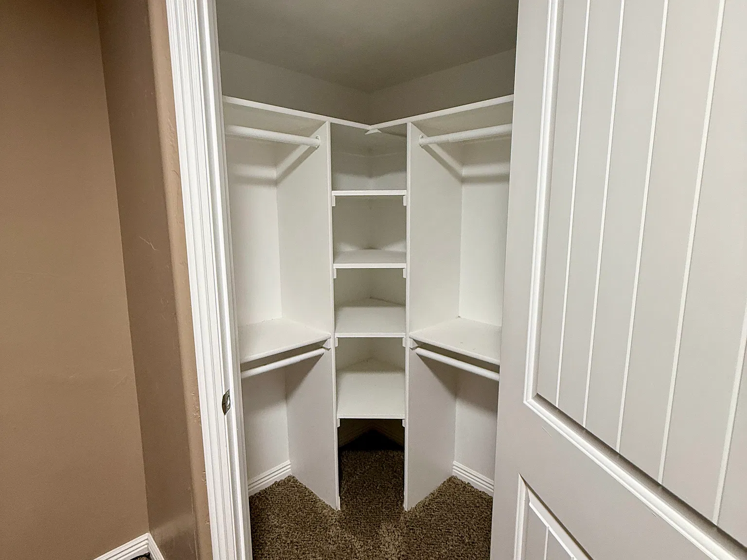 2 bed, 740 sqft, $1,780 — Photo 4