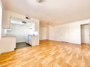 18526 Calvert St #2A, Reseda, CA 91335