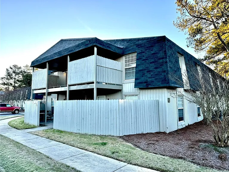 Experience comfortable and stylish living at Westridge Village Apartments — Photo 36