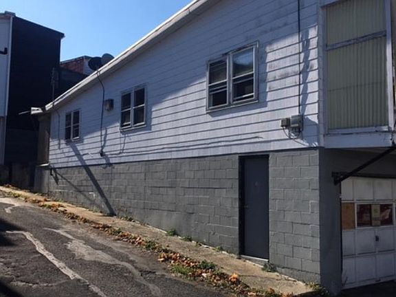 2nd image of 22 W Spruce St