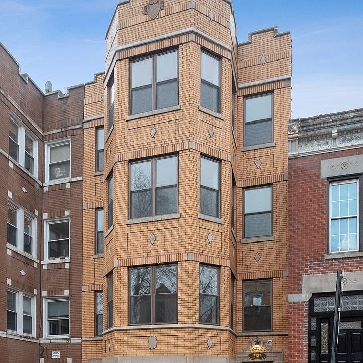 1st image of 2737 W Evergreen Ave APT 1R