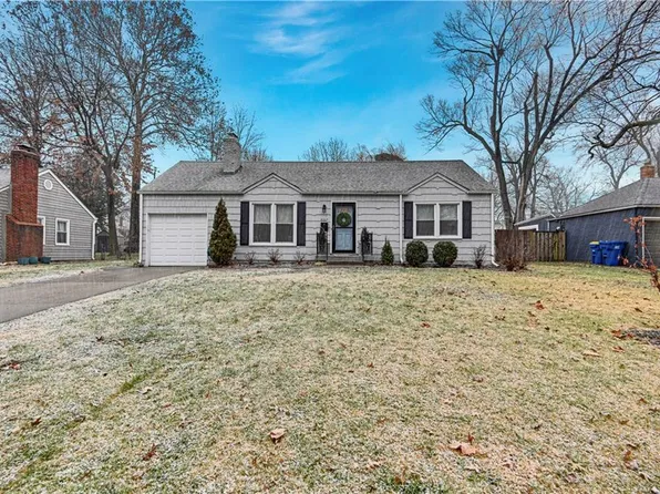 5207 Rosewood Dr, Roeland Park, KS 66205