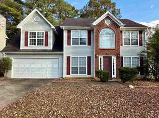 661 Simon Park Cir, Lawrenceville, GA 30045