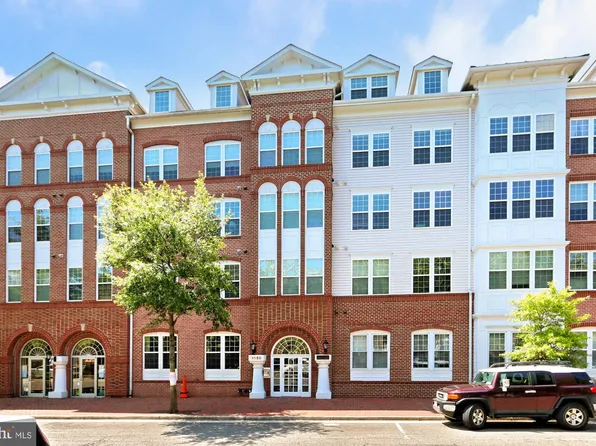4950 Brenman Park Dr APT 111, Alexandria, VA 22304