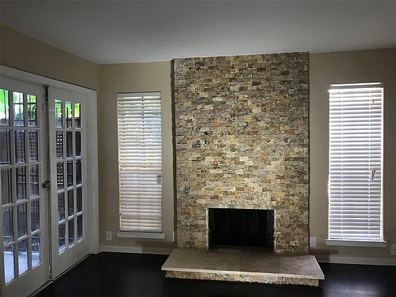 2nd image of 10912 Gulf Fwy APT 23